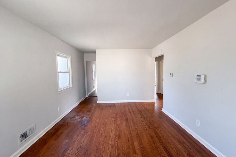 Photo 7 of 22 of 4313 Urn St, Capitol Heights, MD