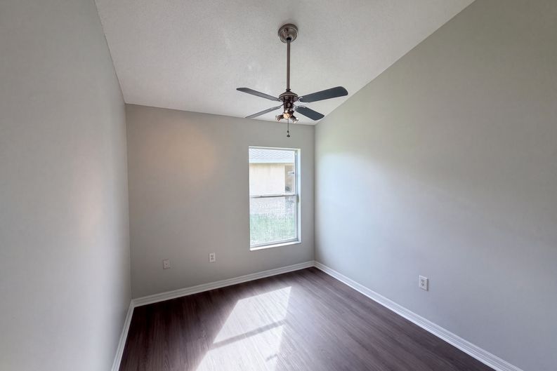 Photo 30 of 38 of 225 Southbridge Cir, Kissimmee, FL