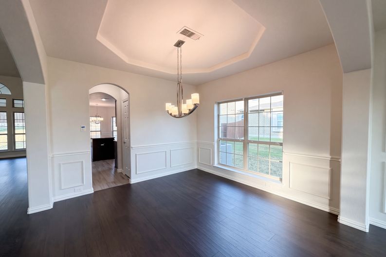 Photo 31 of 38 of 908 Heath Creek Dr, Desoto, TX