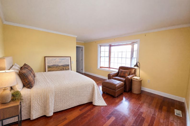 Photo 6 of 45 of 2217 Valley View Dr S, Saylorsburg, PA