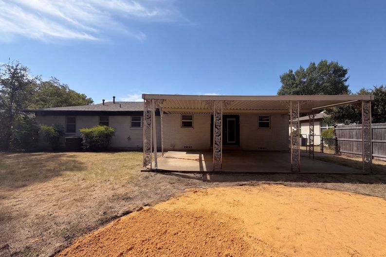 Photo 23 of 25 of 5421 Bonnie Wayne St, Haltom City, TX