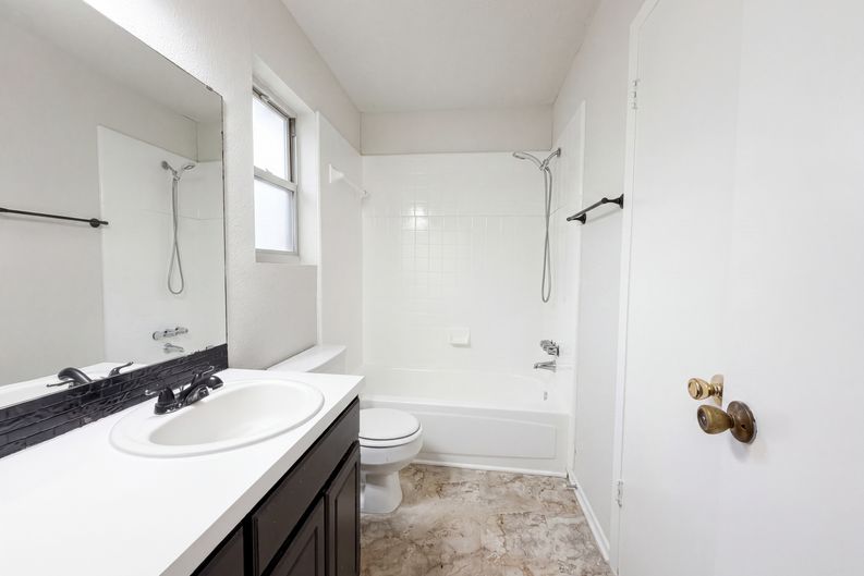 Photo 6 of 18 of 203 W Hogan Dr, Copperas Cove, TX