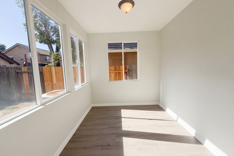 Photo 7 of 21 of 5124 Bissett Way, Sacramento, CA