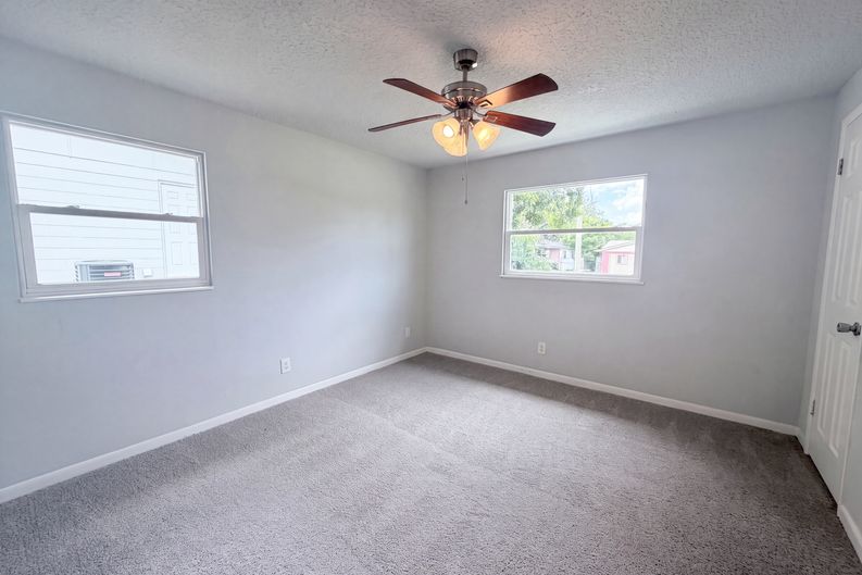 Photo 10 of 21 of 411 Capricorn Ln, Orange Park, FL
