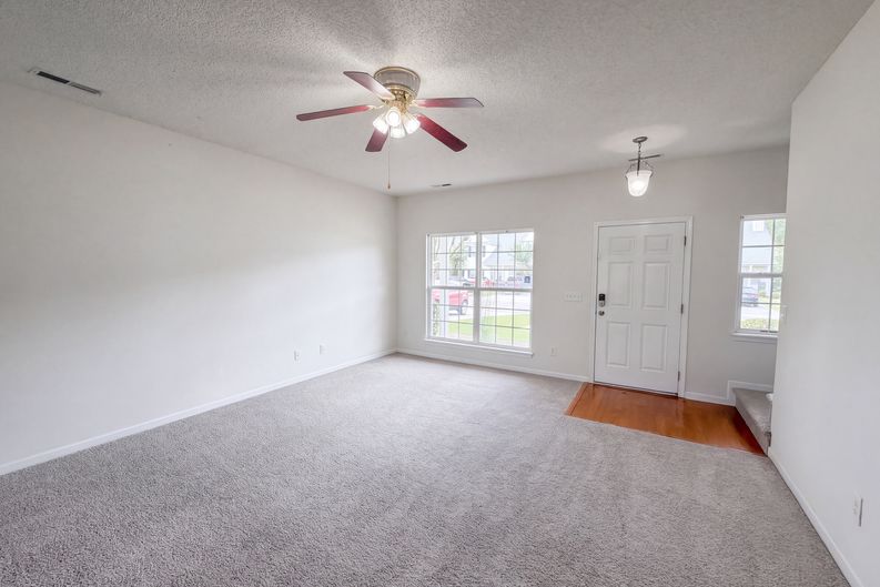 Photo 8 of 17 of 210 Congaree River Dr, Summerville, SC