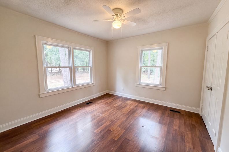 Photo 4 of 21 of 5710 Edgehill Rd, Sumter, SC
