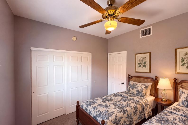 Photo 8 of 16 of 7086 N Avenida Adella, Tucson, AZ