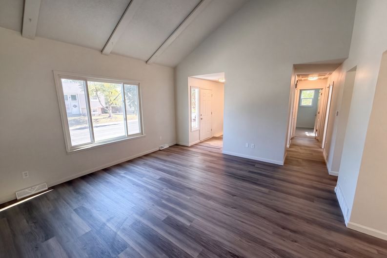 Photo 8 of 23 of 10955 Albion Dr, Thornton, CO