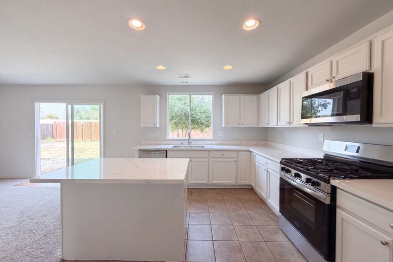 Photo 17 of 31 of 2155 Watercourse St, Stockton, CA