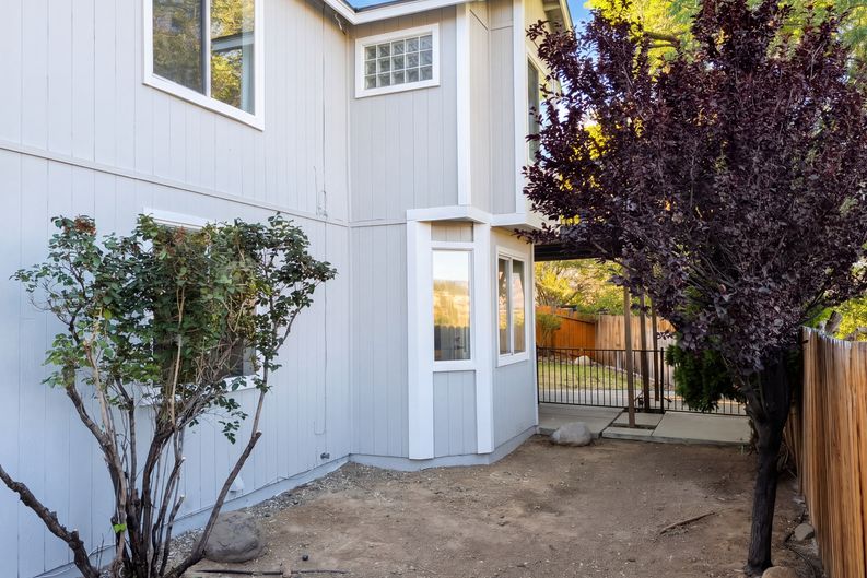 Photo 6 of 43 of 1465 Grand Point Way, Reno, NV
