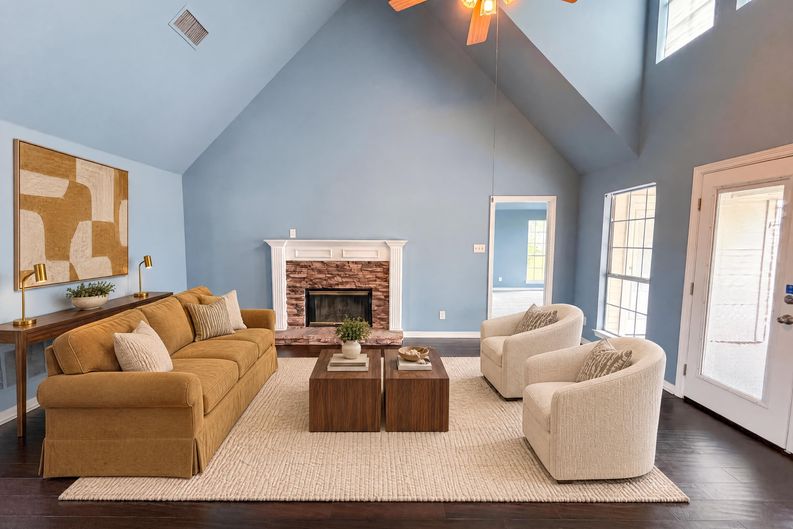 Photo 3 of 22 of 4014 Ovilla Rd, Waxahachie, TX