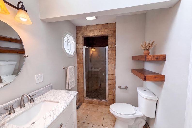 Photo 6 of 19 of 1204 NW Timber Oak Dr, Blue Springs, MO