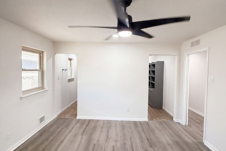 Photo 9 of 17 of 1410 Lexington Dr, Garland, TX