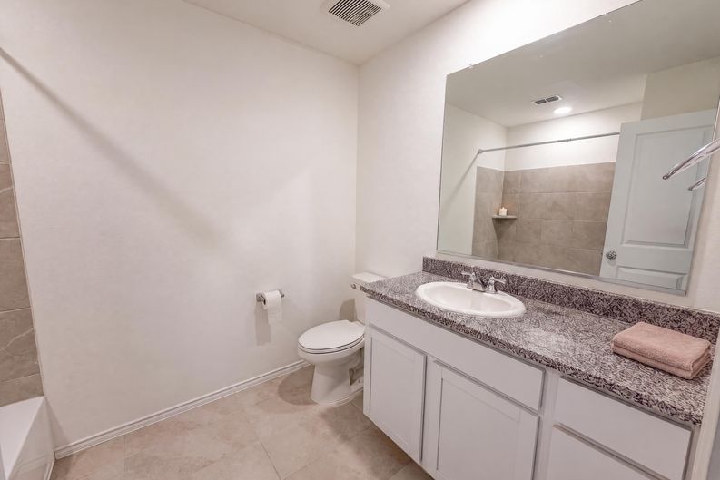 Photo 13 of 18 of 2972 Audles Ln, Dallas, TX