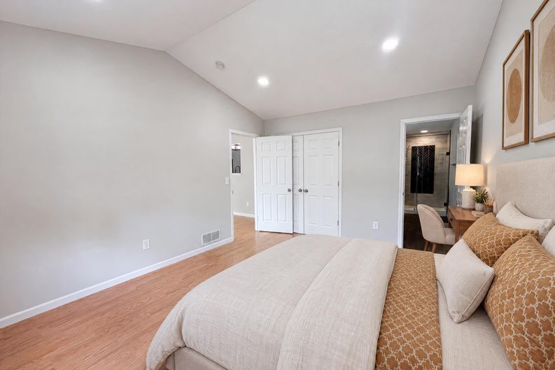 Photo 14 of 28 of 195 Brackbill Ct, Pickerington, OH
