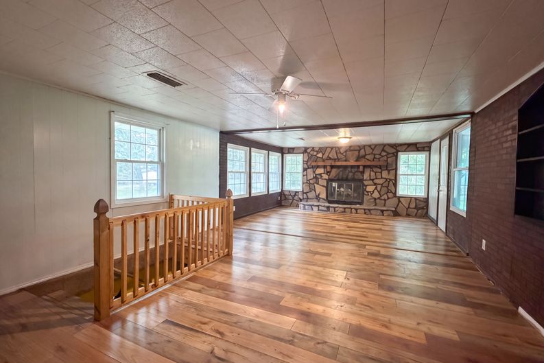 Photo 3 of 29 of 3609 Poplar Ln, Adamsville, AL