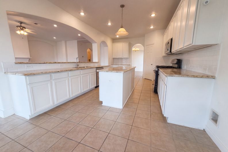 Photo 31 of 43 of 7618 Crescent Lake Ct, Rosenberg, TX