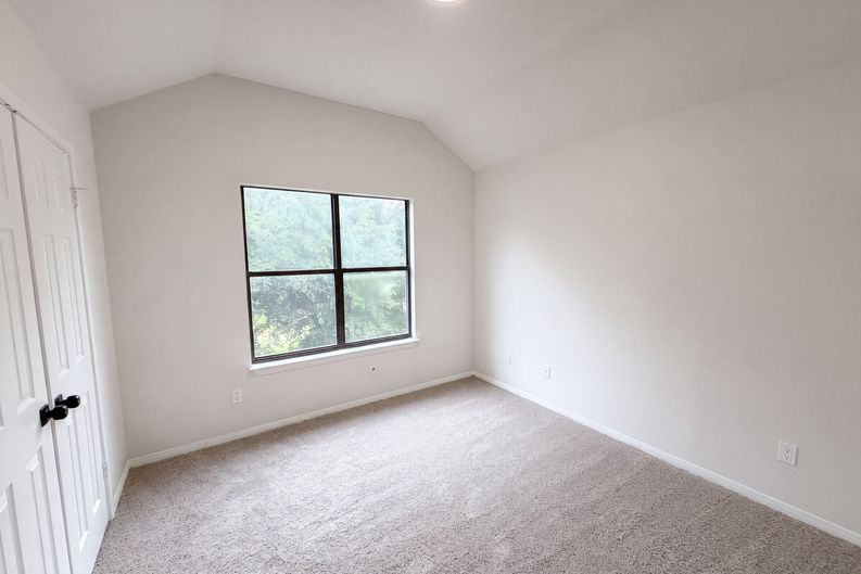 Photo 13 of 24 of 1517 River Oak Dr, Leander, TX