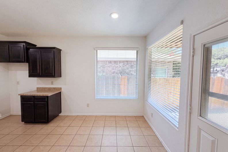 Photo 6 of 20 of 1108 Edgewater Dr, Azle, TX