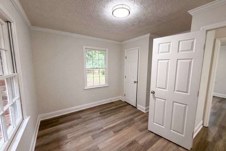 Photo 12 of 17 of 500 Kilcrease Rd, Auburn, GA