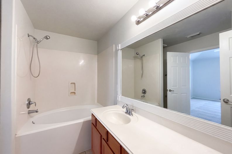 Photo 15 of 37 of 10710 Laurelton Ct, Humble, TX