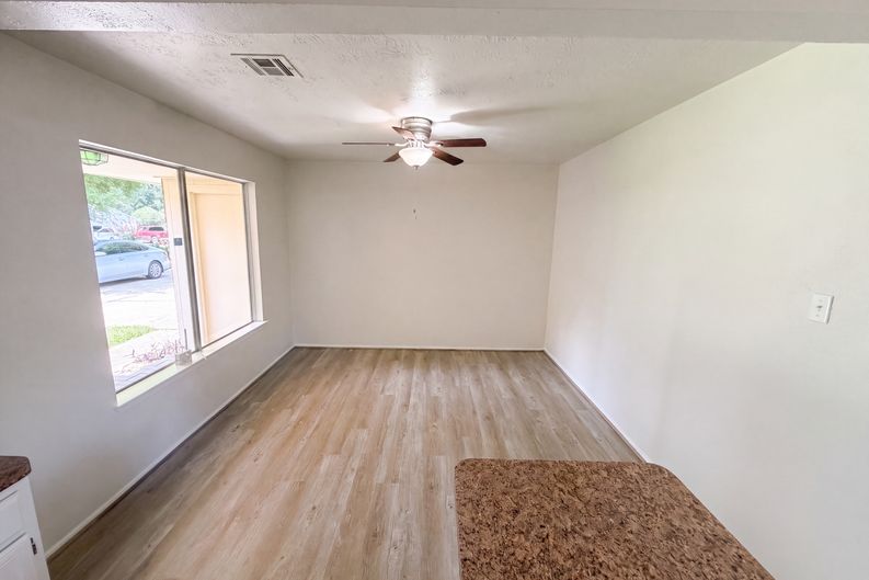 Photo 9 of 19 of 17014 Fid Ct, Crosby, TX