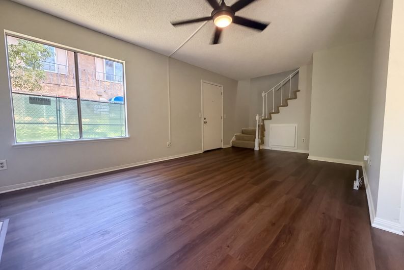 Photo 9 of 27 of 912 S Mountain Ave, Ontario, CA