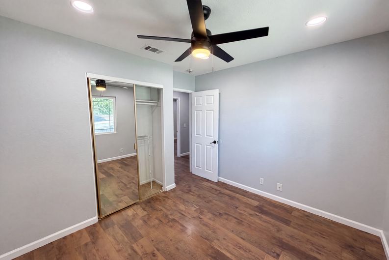 Photo 4 of 18 of 14729 Hartford Ln, Helendale, CA