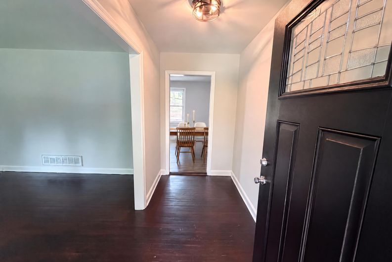 Photo 6 of 29 of 1710 Fairhaven Dr, Columbia, SC