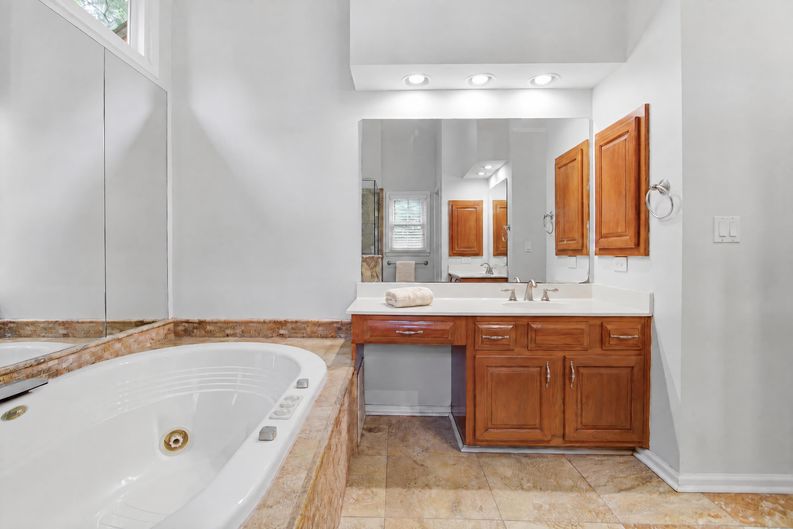 Photo 33 of 47 of 11715 Dunhill Place Dr, Johns Creek, GA