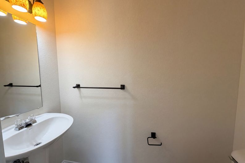 Photo 8 of 30 of 2501 Avalon Creek Way, McKinney, TX
