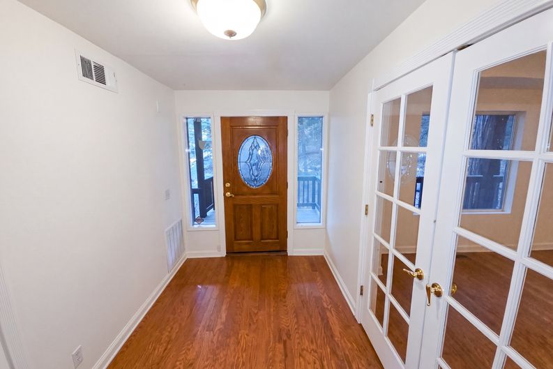 Photo 6 of 31 of 472 Brentwood Dr, Lake Arrowhead, CA