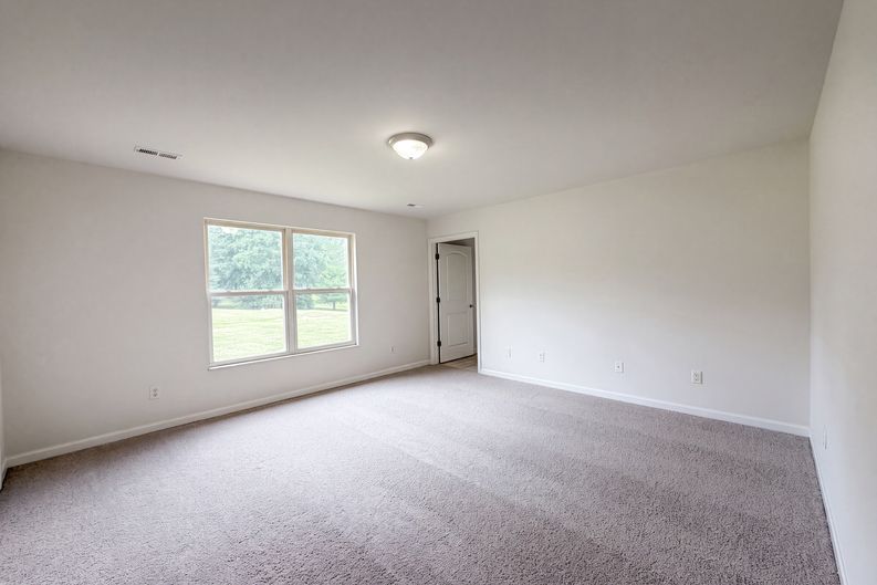 Photo 4 of 26 of 2357 Bastean Rd, Wentzville, MO