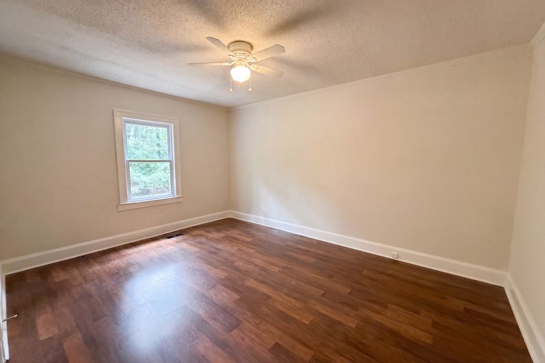 Photo 16 of 21 of 5710 Edgehill Rd, Sumter, SC