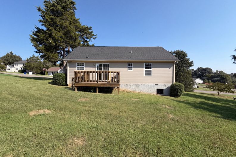 Photo 5 of 16 of 1303 St Hubbins Dr, La Vergne, TN