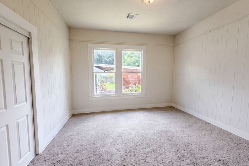 Photo 16 of 26 of 714 Bolling Ln, Houston, TX