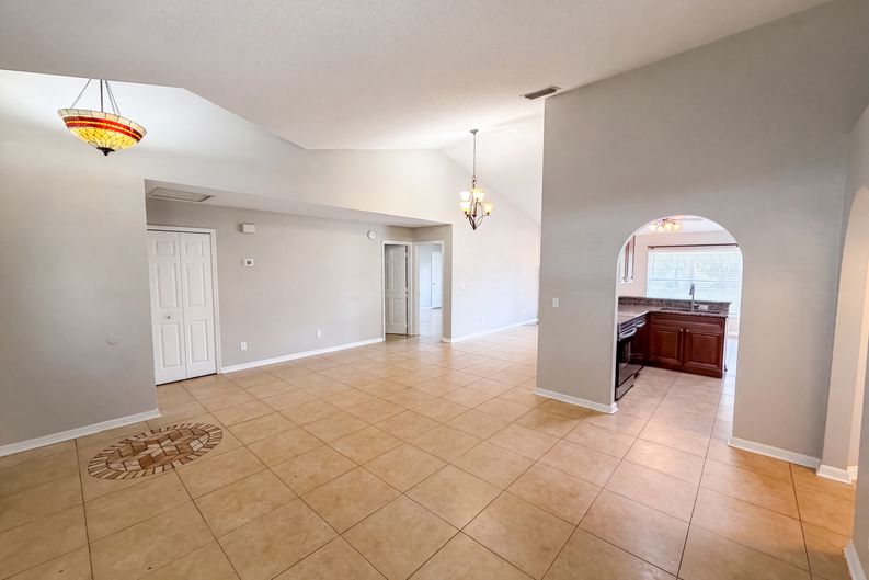 Photo 7 of 29 of 17802 Jefferson St, Oakland, FL