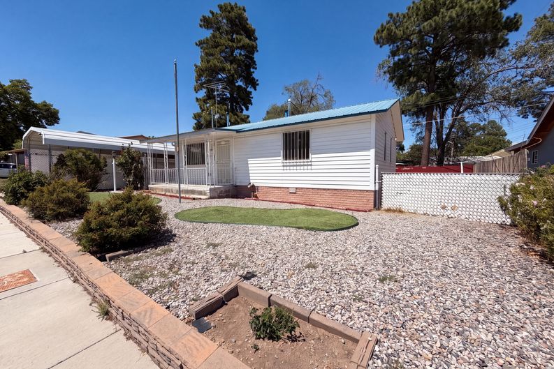 Photo 15 of 21 of 1758 39th St, Los Alamos, NM