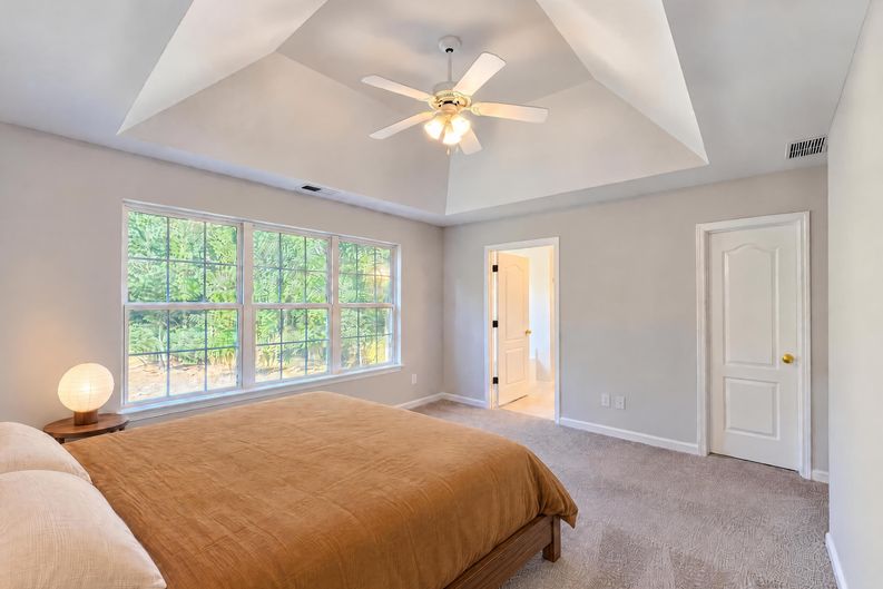 Photo 12 of 31 of 1041 Topaz Ln, Lithia Springs, GA