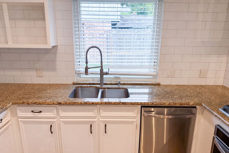 Photo 10 of 26 of 14923 Aspen Hills Dr, Houston, TX