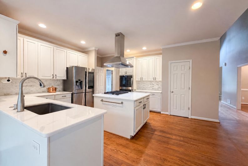 Photo 22 of 34 of 2299 Camden Dr SW, Marietta, GA