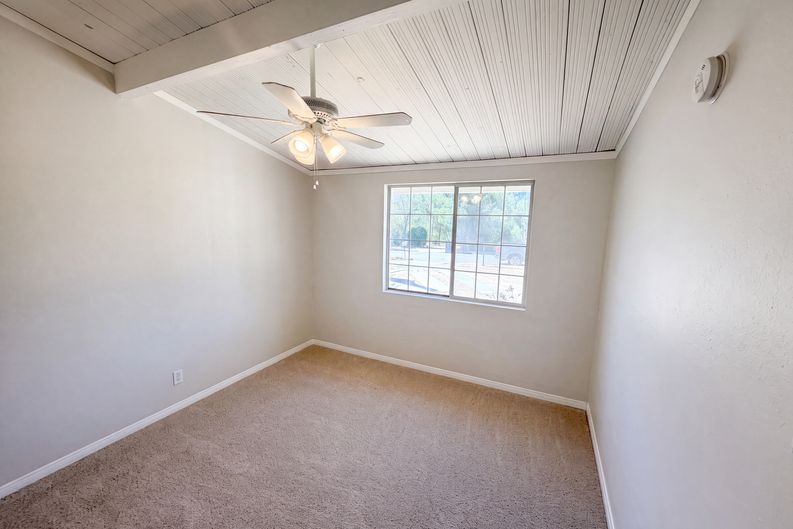 Photo 8 of 21 of 415 E Indian School Ln, Banning, CA