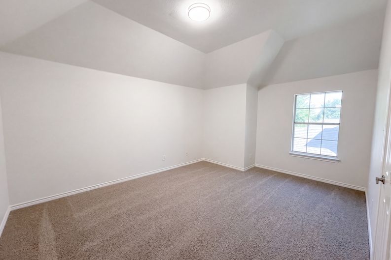 Photo 17 of 29 of 1803 High Meadow St, Glenn Heights, TX
