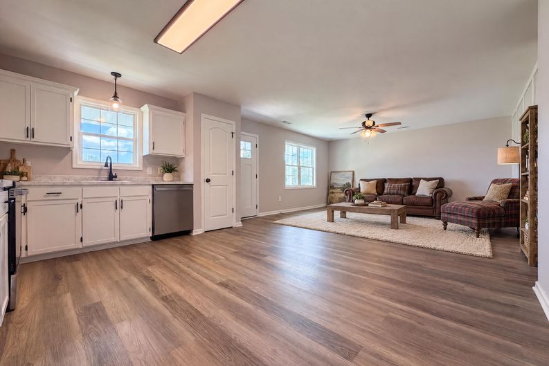 Photo 7 of 19 of 702 S Fayetteville Ave, Dunn, NC