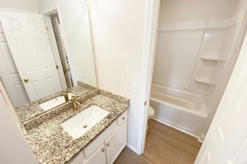 Photo 11 of 15 of 1101 E Morehead St, Charlotte, NC