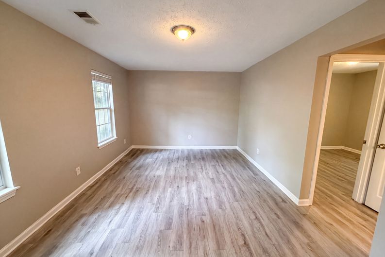 Photo 10 of 19 of 5067 Redan Rd, Stone Mountain, GA