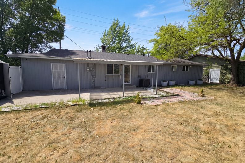 Photo 5 of 16 of 2508 W Francis Ave, Spokane, WA