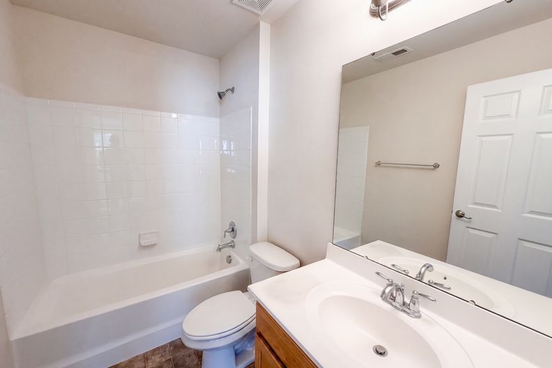 Photo 15 of 27 of 13306 Castlewellan Dr, Chester, VA
