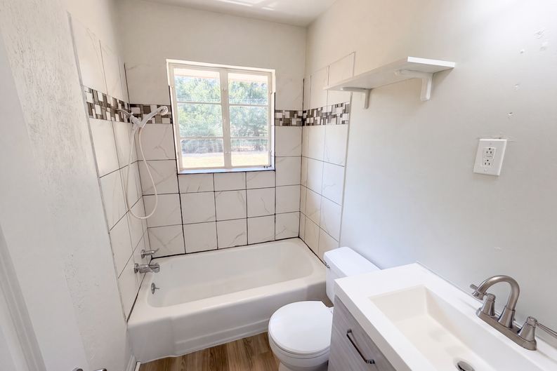Photo 8 of 11 of 1212 SW 54th St, Oklahoma City, OK