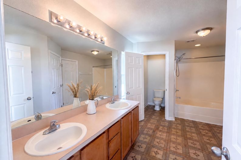 Photo 10 of 29 of 6041 Parnell Ave, Spring Hill, FL